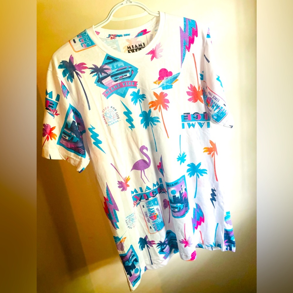 Men’s new Miami Vice printed T shirt from Reason clothing - size medium